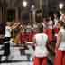 2016 - Il Vokalna Skupina &ldquo;Aurora&rdquo; durante l&rsquo;esibizione nel Duomo dei Santi Ilario e Taziano a Gorizia, diretto da Janja Dragan Gombač e con l&rsquo;accompagnamento all&rsquo;arpa di Sofia Ristic.